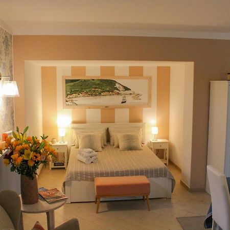 Apartment Rotone Марчана Марина Екстериор снимка