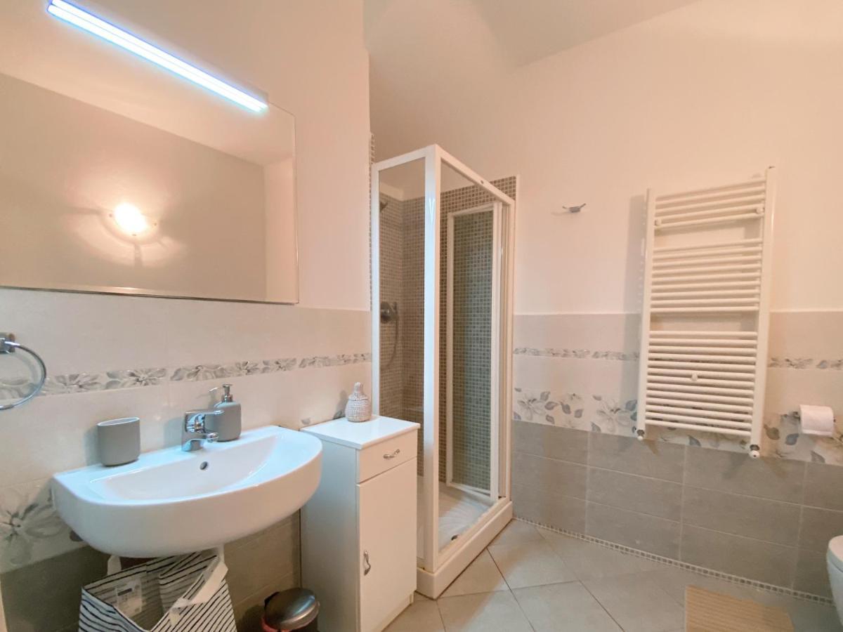 Apartment Rotone Марчана Марина Екстериор снимка