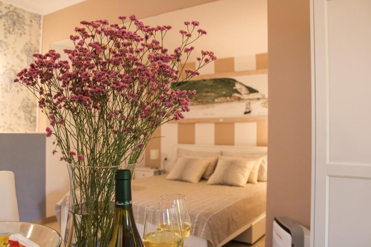 Apartment Rotone Марчана Марина Екстериор снимка